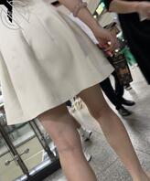 地铁抄底烧比少妇0