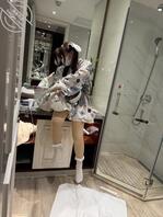 骗妈妈说回老家，其实带着表妹去酒店操了三天2