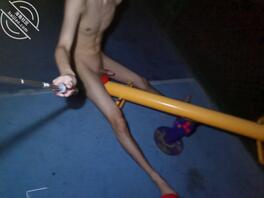 刮了毛在游乐场全裸露出野裸天体2