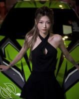 天气很热，想找个人冷战。