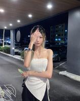 天气很热，想找个人冷战。2