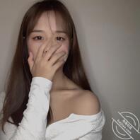 【骚货通鉴】03年的现任银行大堂经理女友是男同事一致公认的公共摇摇车2