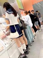 夏日风光无限好，甜美学生妹抄底0
