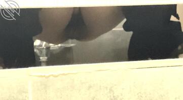 厕拍 眼镜女大 很好看