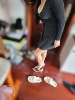 3 巨乳老姐一夜未归,回来后丝袜没了?我潜入老姐屋内射在她内裤上2