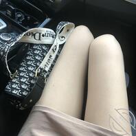 包臀裙女大学生自拍故意走光给你看0