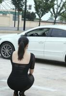 我老婆当着侄子的面穿成这样1