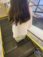 反差娇妻，带肉丝老婆逛商场。在商场车库里车震骚货说爸爸艹我1