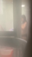 偷拍少妇洗澡，顺便打了一发