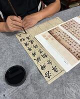 原创)挑战全网最强最真实强奸刚刚来姨妈的妈妈爸在隔壁书房写字妈妈不敢出声1