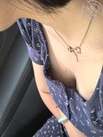 偷拍高中生妹子的嫩奶子0