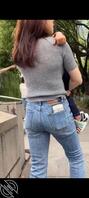 尾随偷拍两位带小孩的人妻宝妈，海友们喜欢哪个？评论出来聊聊想咋玩