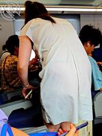 小姐姐透视裙底走光红色小内裤1