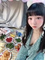 洛丽塔大奶骚逼被三人狠狠中出0