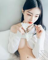 “性感小学妹”放学决定不隐乳，狂掀“嫩奶蜜臀”让学长想坏坏2