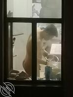 原创，近期偷拍对楼，两口子还是不拉窗帘0