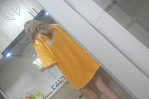 (原创)姐姐下面给我吃,被我在厨房强干了,拉去房间里继续干被爸妈撞见。。1