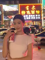 厦门大学极品女大学生妹 邵芸溪 曼妙模特身材 握着肉棒深情跪舔 性感丝足无套按在身下狠狠抽插中出 1