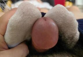 一天不操脚，就得难受一整天…玩玩姐姐的脚丫子，玩射了…可惜，让小母狗逃了2