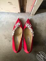 初中女儿的蕾丝胸罩和熟妇骚妈的高跟鞋1