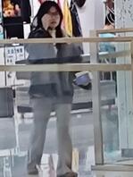 厕拍，为什么年轻女孩的穴那么黑2