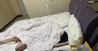 早上送女儿去外地考场考试,在房间没忍住把性感的乖女儿给强奸了!女儿逼真紧1