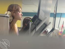 偷拍隔壁绝美女大，黑色打底裤，没人喜欢的话就不更新了