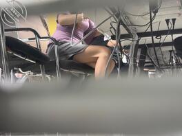 偷拍隔壁绝美女大，黑色打底裤，没人喜欢的话就不更新了2