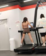 极品贴爱运动的骚笔2