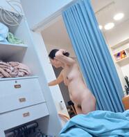 偷拍女友的奶子乳房0