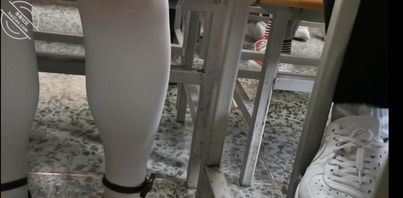 偷拍白丝黑丝jk女大学生裙下，抄底，互相交流2