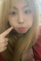 长沙母狗前台自曝黑逼，露脸图1