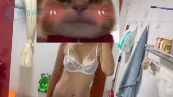 【真实家庭录像系列（七）】爆乳老婆试穿情趣内衣，诱惑力太大了