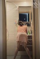 (原创)姐夫和老爸在楼下喝酒,我趁机溜进房间把醉酒的姐姐强上内射了0