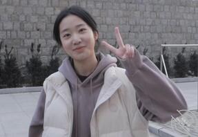 求大佬帮忙给我表妹脱衣1