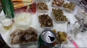 酒醒发现表妹在厕所里自慰被撞破的她想要反抗,被我强干内射后隔壁姑父来敲门0