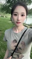 求助贴：和女友闺蜜还有女友我们三人一起去外地旅游，怎么干上女朋友闺蜜。2