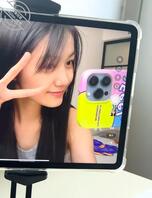 表妹小糖都会化妆了，展示一点她的自拍，能看出什么类型么0