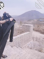 48 今天天气总算暖和的多了,带妹妹去山上采风,淫荡的我又忍不住了0