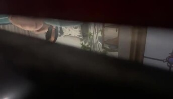 门缝偷拍之我的美女租客是女王（一）