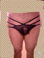 小姨子的性感内裤，最喜欢还是白色款和蝴蝶结款，穿一会就射了，哈哈0