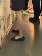 真相要她的vx，和她线下睡一觉，话说高铁乘务员穿安全裤嘛，真想抄底0