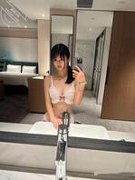 镜子面前被抬着腿做爱舒服吗？0