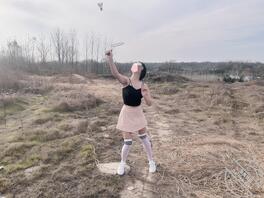 【海角原创】60今天真热啊,天气真好,和姐姐一块在老家打羽毛球0