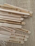 9.想操姐姐,到姐姐家跟她一起睡觉,拍了骚逼,可惜没扒开内裤0