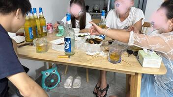 【海角原创】姐姐闺蜜过来玩,趁姐姐喝醉,终于拿下姐姐(一)0