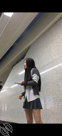 抄底黑色短裤少妇后续0