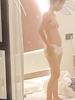对面楼不穿衣服的妹妹