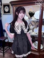 学姐黄雅琪被黑人抱住后入，估计屁眼都被操的脱肛了