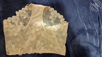 老骚比内裤都是蕾丝的，必须裤裆打胶撸一发2